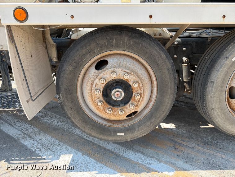 image for item DN6668 2006 Mack Granite CV713 ready mix truck