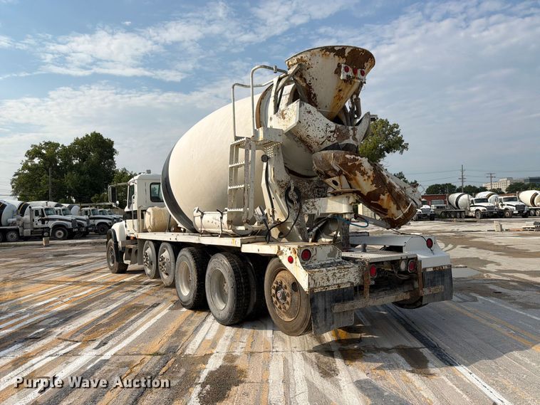 image for item DN6671 2004 Mack Granite CV713 ready mix truck