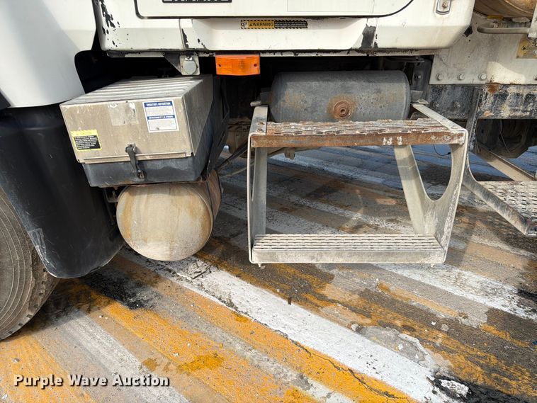 image for item DN6671 2004 Mack Granite CV713 ready mix truck