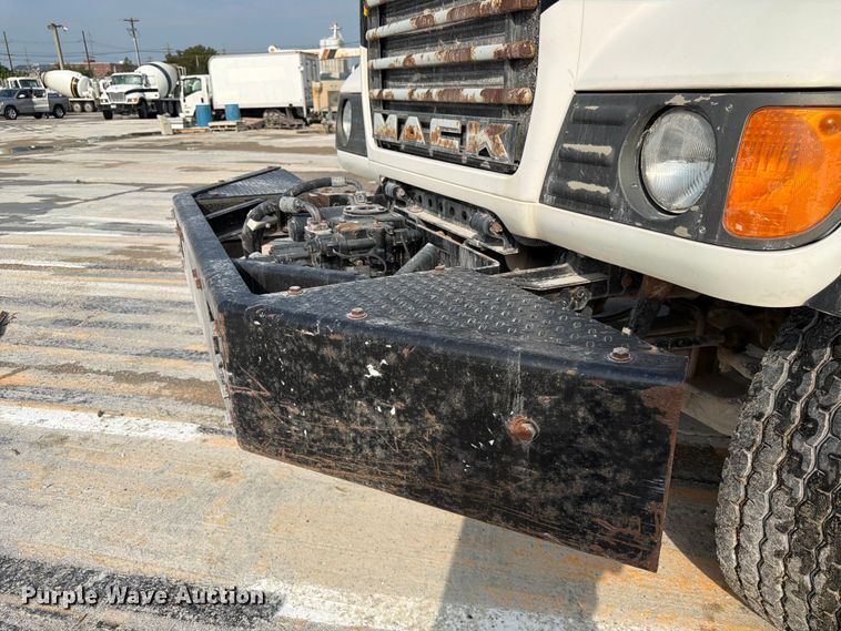 image for item DN6671 2004 Mack Granite CV713 ready mix truck