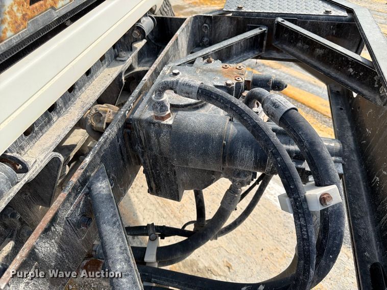 image for item DN6671 2004 Mack Granite CV713 ready mix truck
