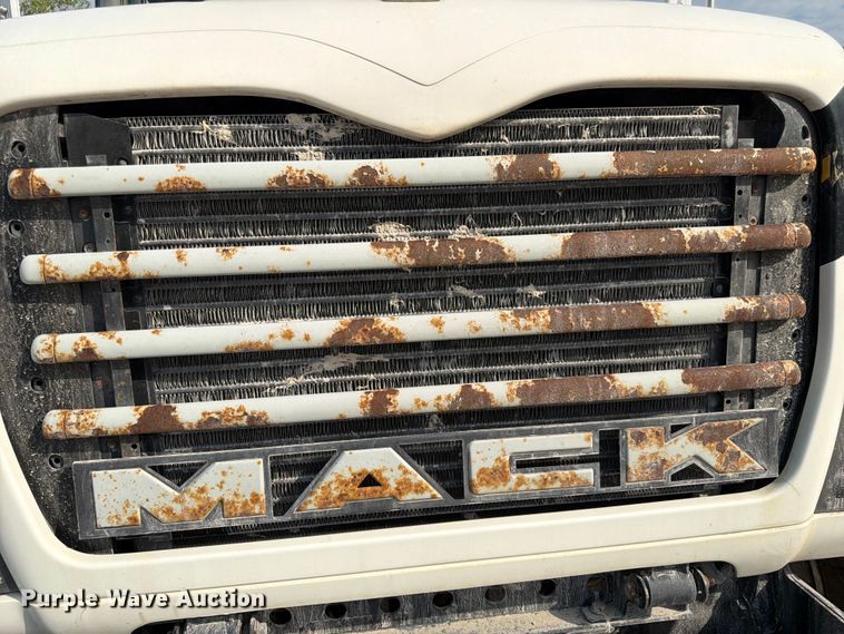 image for item DN6671 2004 Mack Granite CV713 ready mix truck