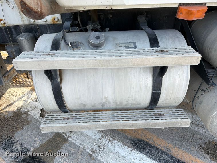 image for item DN6671 2004 Mack Granite CV713 ready mix truck
