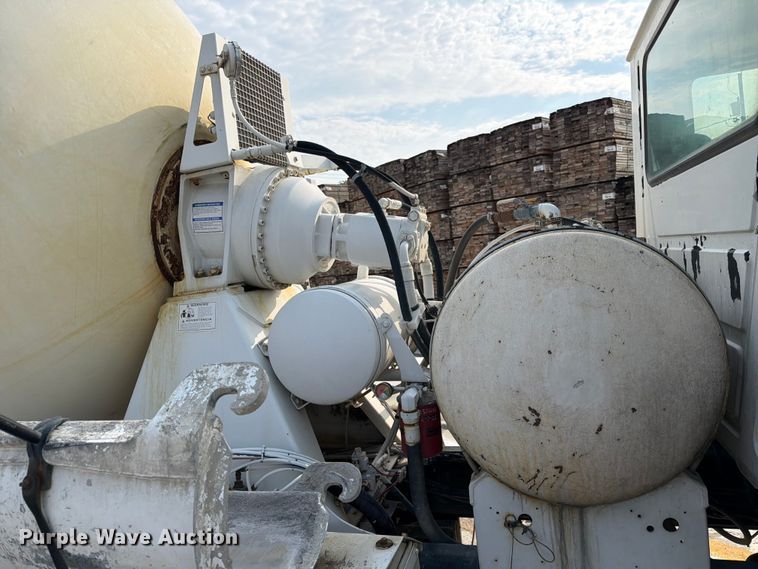 image for item DN6671 2004 Mack Granite CV713 ready mix truck