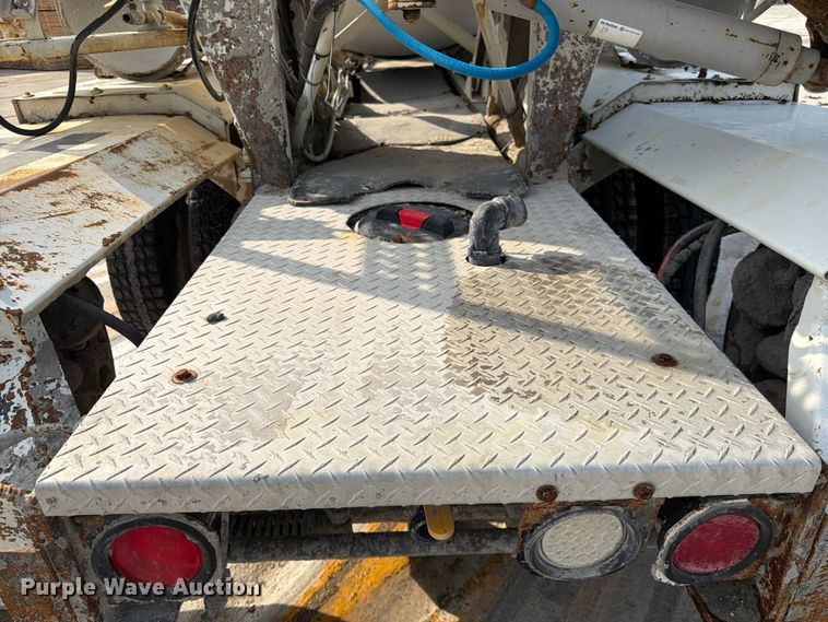 image for item DN6671 2004 Mack Granite CV713 ready mix truck