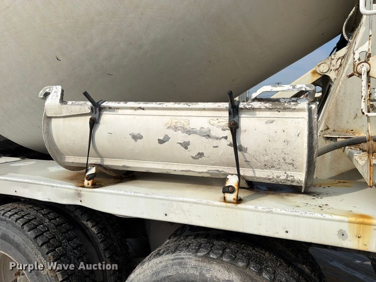 image for item DN6671 2004 Mack Granite CV713 ready mix truck