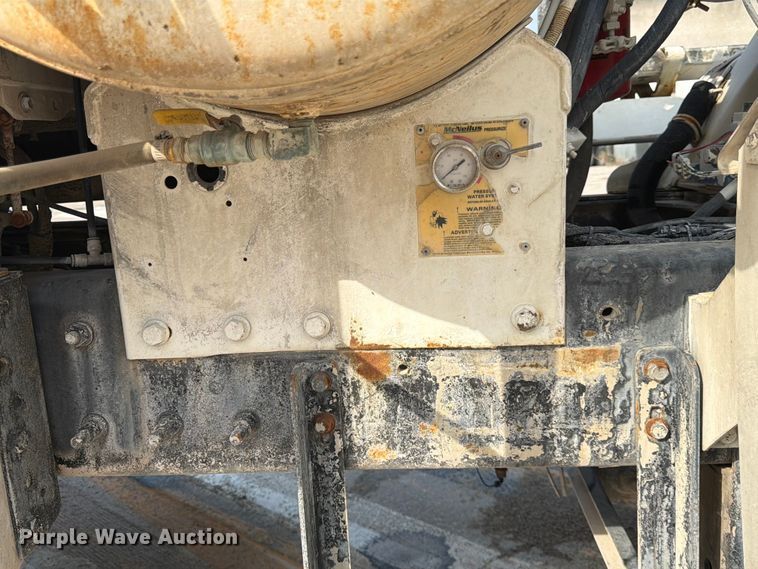 image for item DN6671 2004 Mack Granite CV713 ready mix truck
