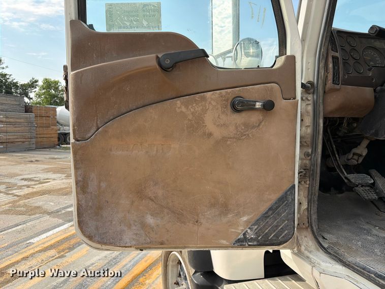 image for item DN6671 2004 Mack Granite CV713 ready mix truck