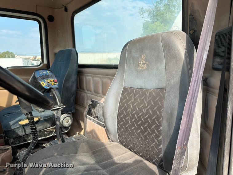 image for item DN6671 2004 Mack Granite CV713 ready mix truck
