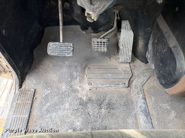 image for item DN6671 2004 Mack Granite CV713 ready mix truck