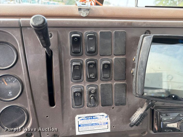 image for item DN6671 2004 Mack Granite CV713 ready mix truck
