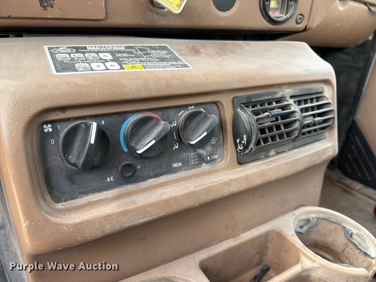 image for item DN6671 2004 Mack Granite CV713 ready mix truck