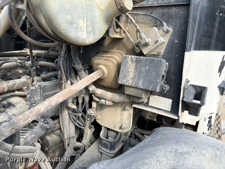 image for item DN6671 2004 Mack Granite CV713 ready mix truck