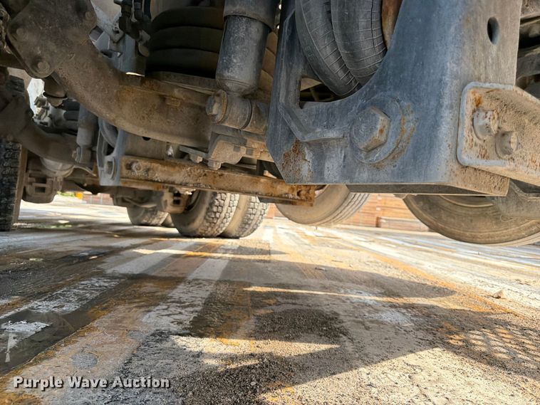 image for item DN6671 2004 Mack Granite CV713 ready mix truck