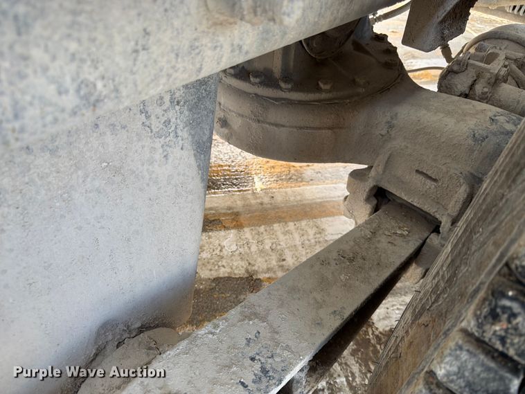 image for item DN6671 2004 Mack Granite CV713 ready mix truck