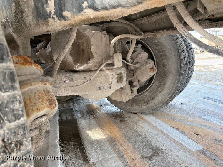 image for item DN6671 2004 Mack Granite CV713 ready mix truck