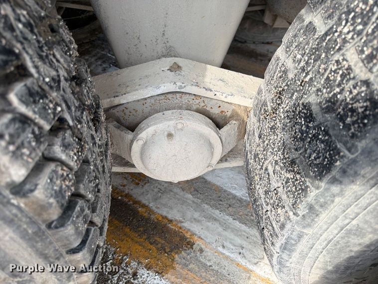 image for item DN6671 2004 Mack Granite CV713 ready mix truck