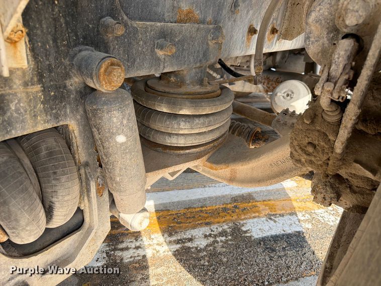 image for item DN6671 2004 Mack Granite CV713 ready mix truck