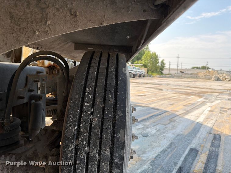 image for item DN6671 2004 Mack Granite CV713 ready mix truck