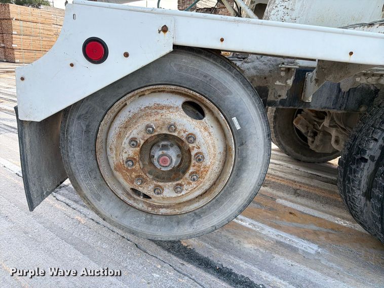 image for item DN6671 2004 Mack Granite CV713 ready mix truck