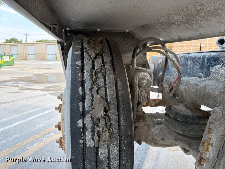 image for item DN6671 2004 Mack Granite CV713 ready mix truck