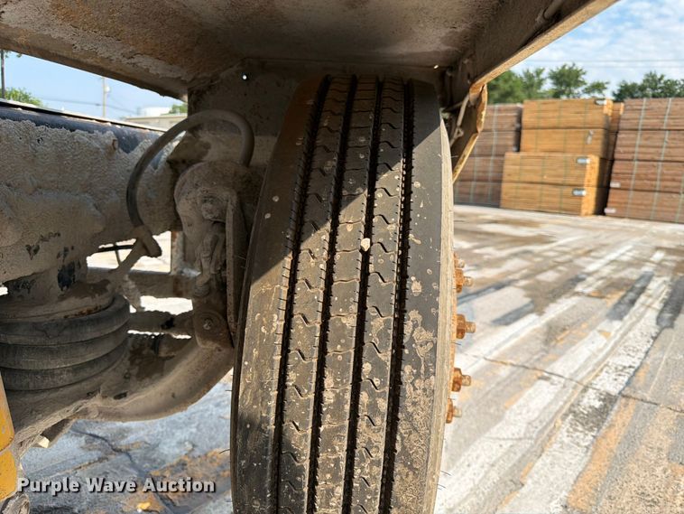 image for item DN6671 2004 Mack Granite CV713 ready mix truck