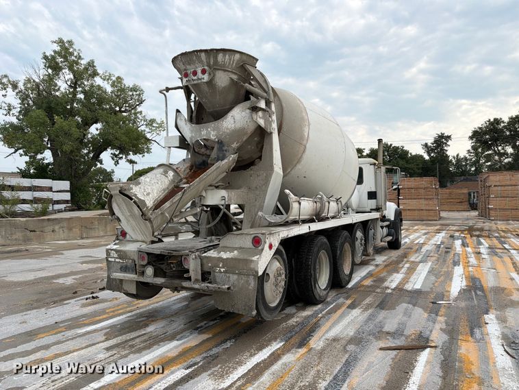 image for item DN6672 2006 Mack Granite CV713 ready mix truck