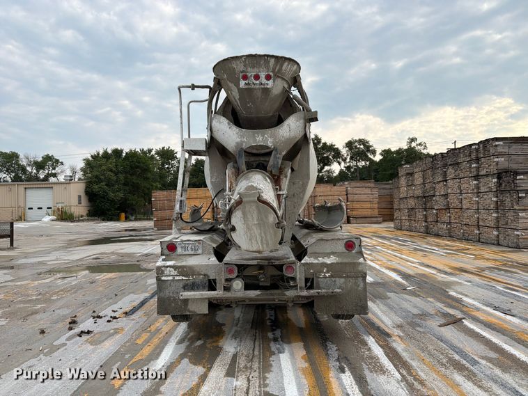 image for item DN6672 2006 Mack Granite CV713 ready mix truck