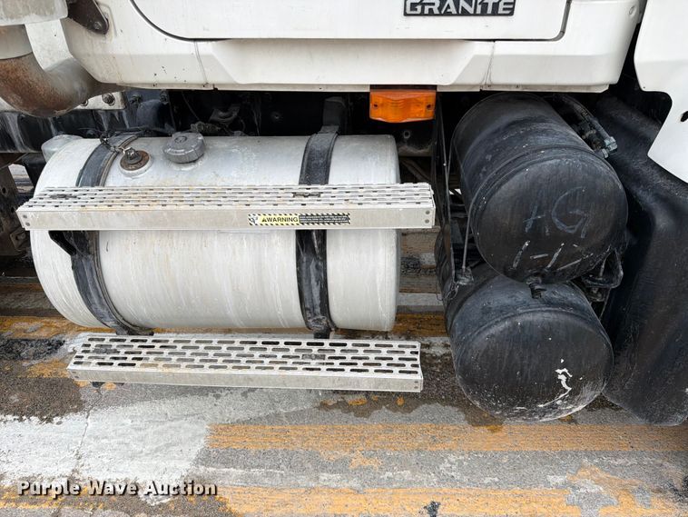 image for item DN6672 2006 Mack Granite CV713 ready mix truck