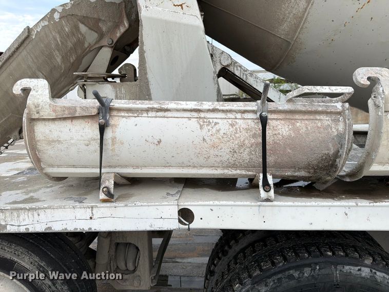 image for item DN6672 2006 Mack Granite CV713 ready mix truck