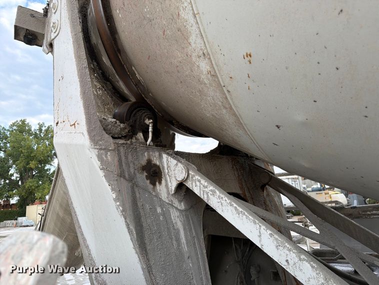image for item DN6672 2006 Mack Granite CV713 ready mix truck