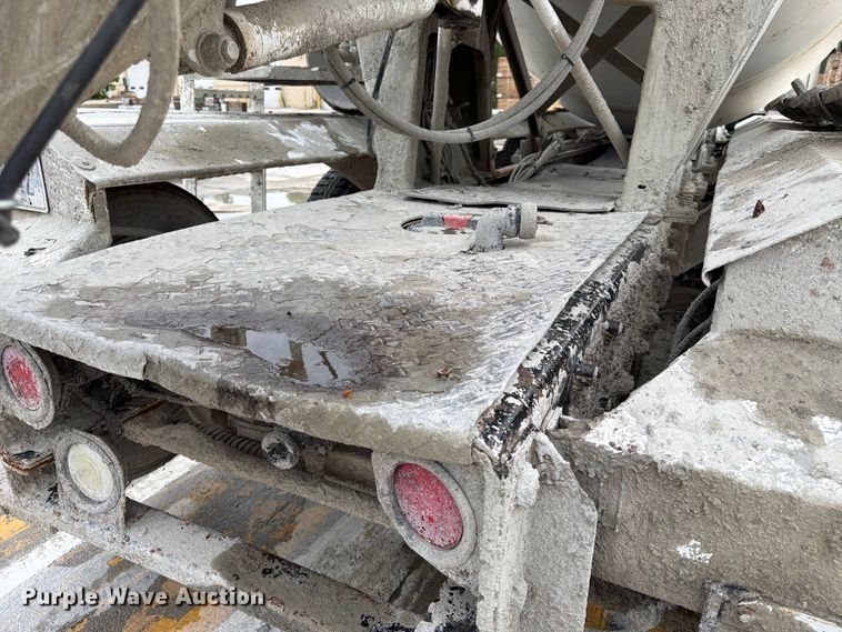 image for item DN6672 2006 Mack Granite CV713 ready mix truck