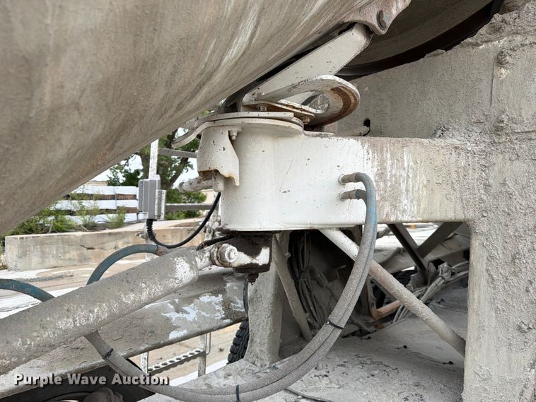 image for item DN6672 2006 Mack Granite CV713 ready mix truck