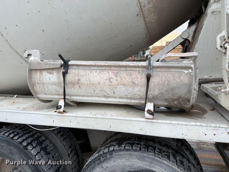 image for item DN6672 2006 Mack Granite CV713 ready mix truck