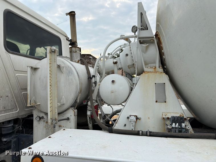 image for item DN6672 2006 Mack Granite CV713 ready mix truck