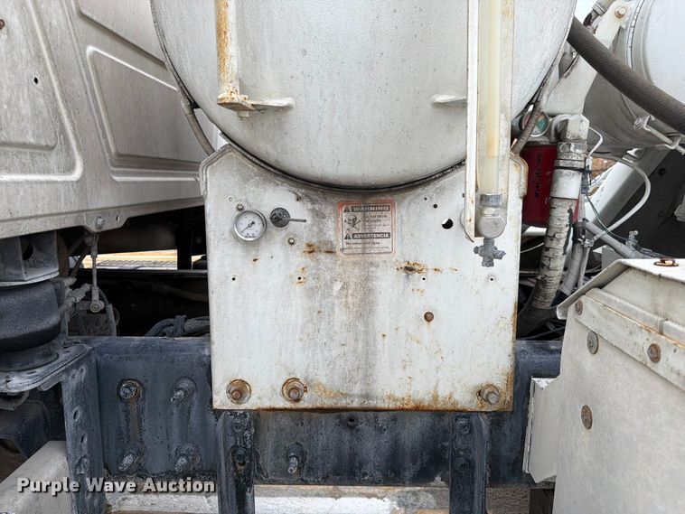 image for item DN6672 2006 Mack Granite CV713 ready mix truck