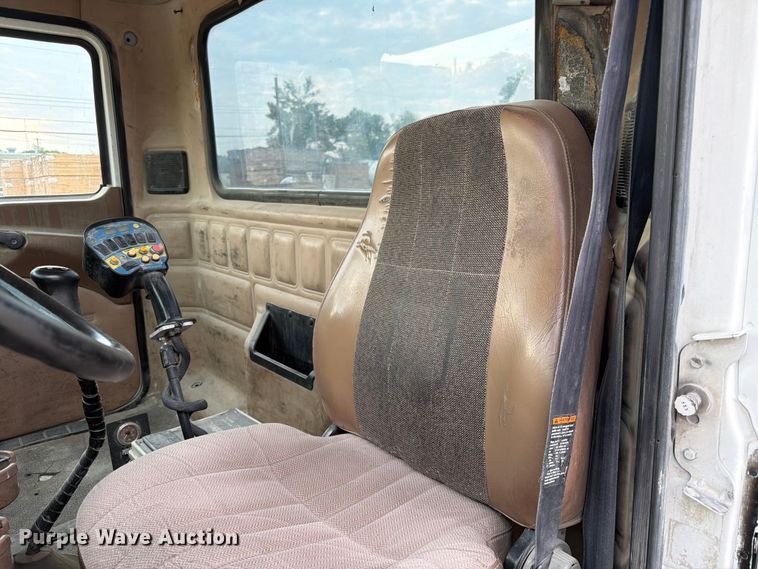 image for item DN6672 2006 Mack Granite CV713 ready mix truck