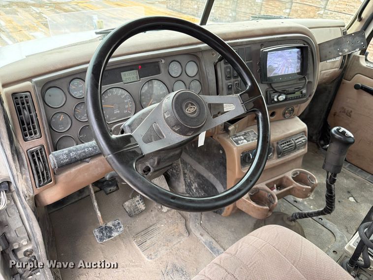 image for item DN6672 2006 Mack Granite CV713 ready mix truck