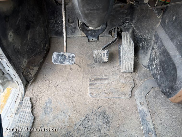 image for item DN6672 2006 Mack Granite CV713 ready mix truck