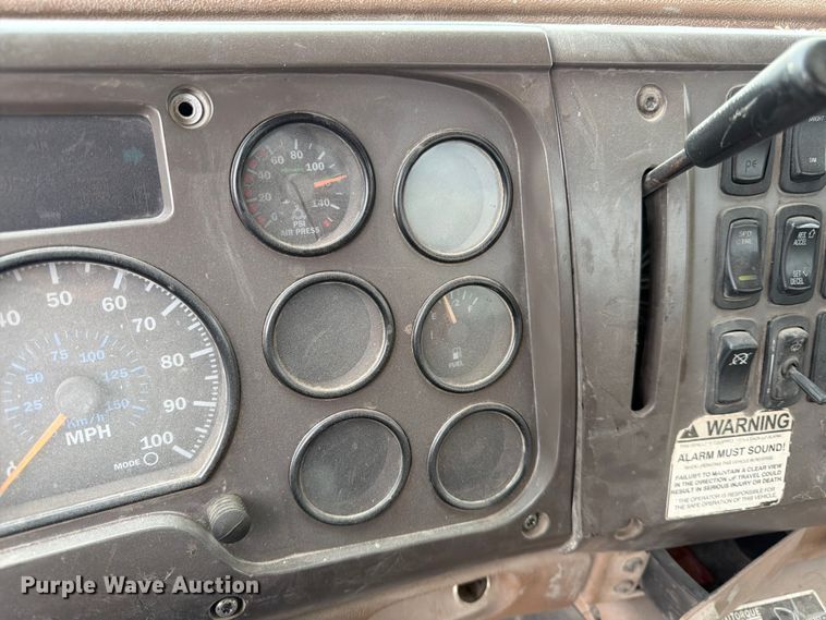 image for item DN6672 2006 Mack Granite CV713 ready mix truck