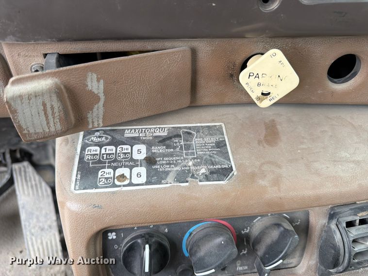 image for item DN6672 2006 Mack Granite CV713 ready mix truck