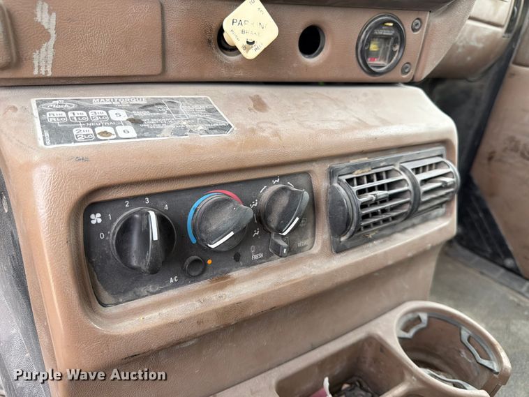 image for item DN6672 2006 Mack Granite CV713 ready mix truck
