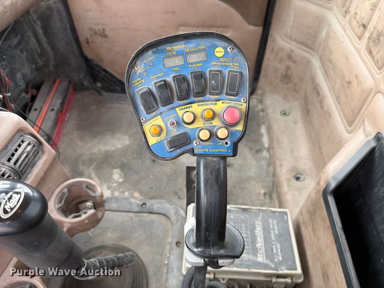 image for item DN6672 2006 Mack Granite CV713 ready mix truck
