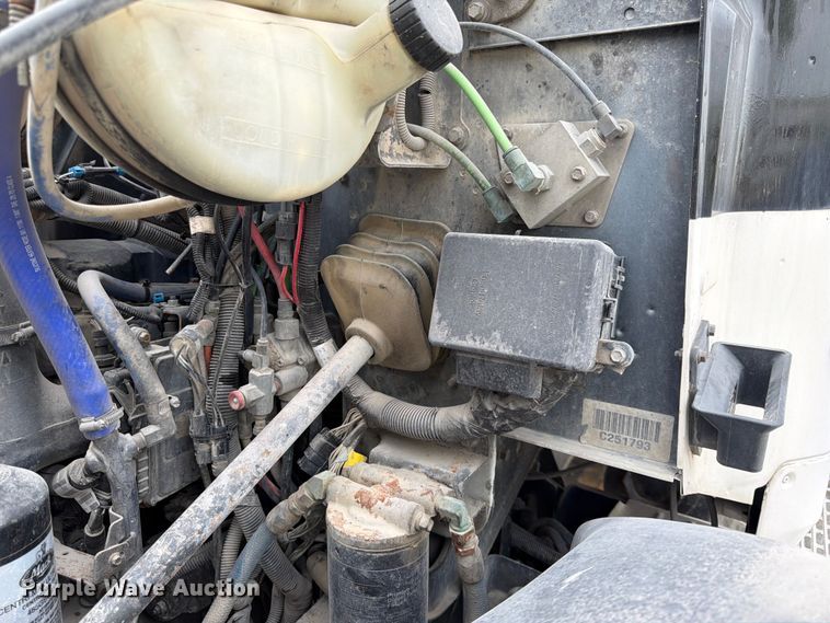 image for item DN6672 2006 Mack Granite CV713 ready mix truck