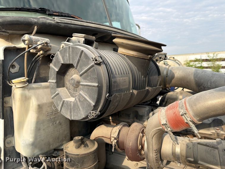 image for item DN6672 2006 Mack Granite CV713 ready mix truck