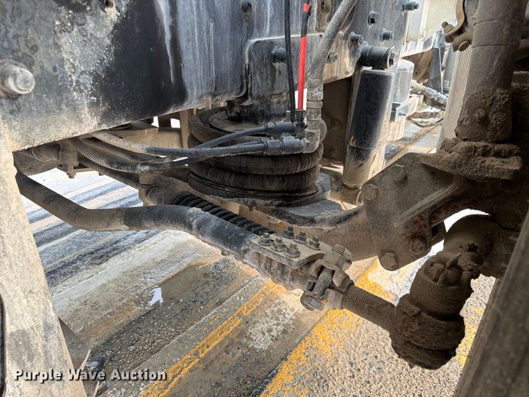 image for item DN6672 2006 Mack Granite CV713 ready mix truck