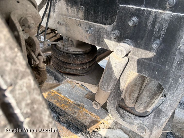 image for item DN6672 2006 Mack Granite CV713 ready mix truck