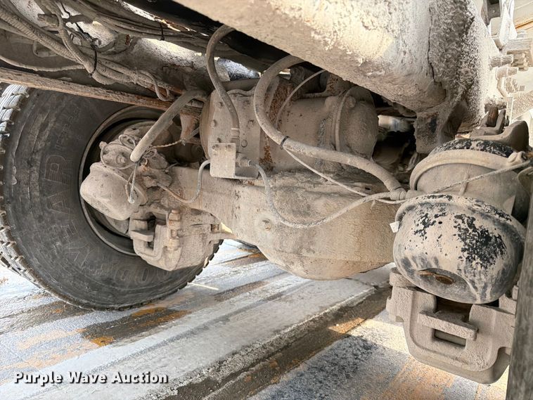 image for item DN6672 2006 Mack Granite CV713 ready mix truck