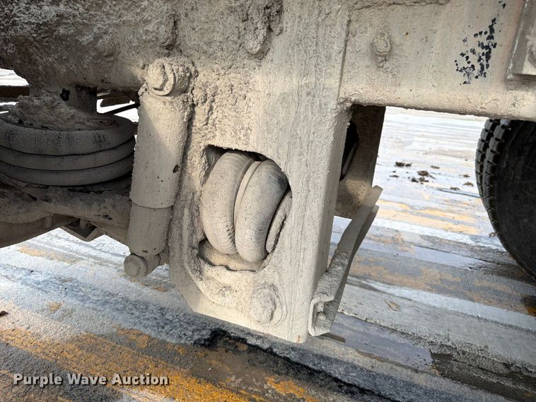 image for item DN6672 2006 Mack Granite CV713 ready mix truck