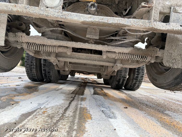 image for item DN6672 2006 Mack Granite CV713 ready mix truck